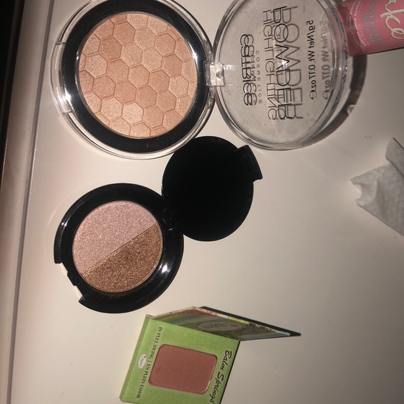 Makeup kit - Picture 2 of 3